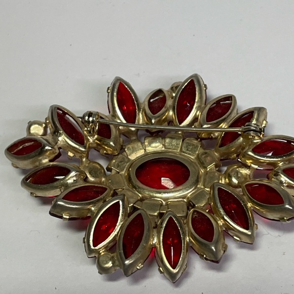 Vintage Red Crystal Brooch with Floral Design - Picture 2 of 2